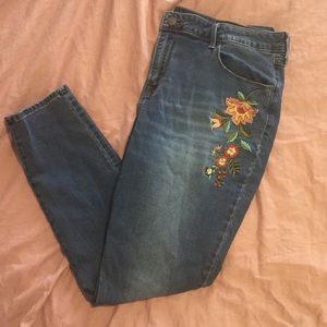 Embroidered Mid-Rise Skinny Jeans